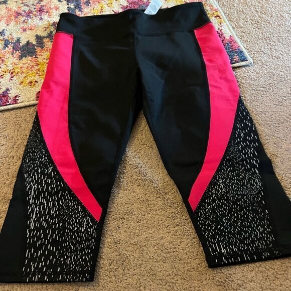 Fabletics small cropped leggings - Picture 2 of 8